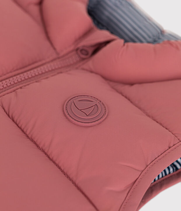 Chaqueta acolchada sin mangas de beb&eacute; rosa