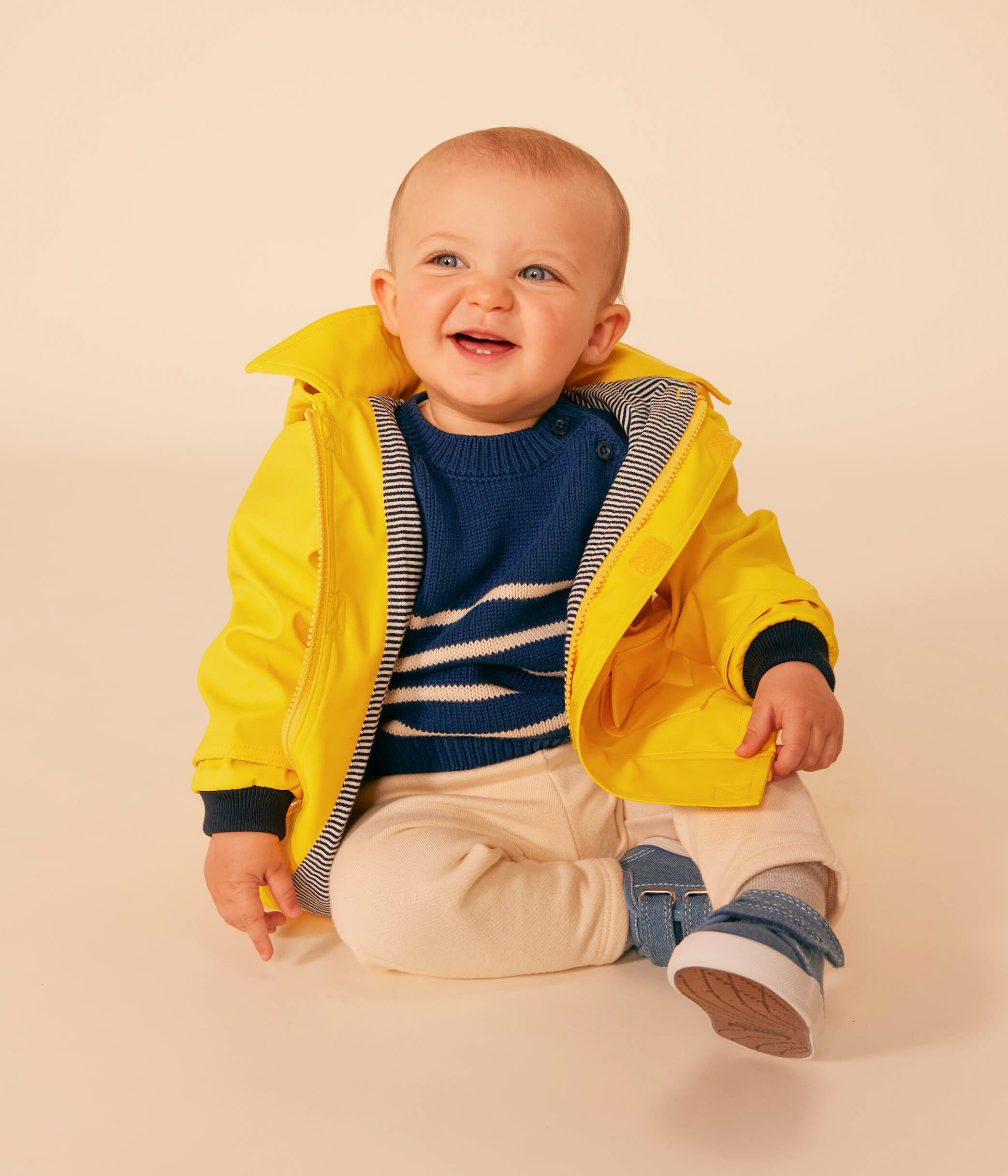 Chubasquero bebe sales
